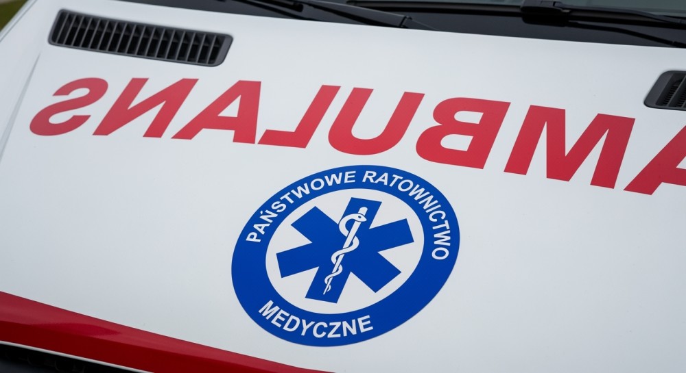 Policja ratuje kierowców uwięzionych w zamieci śnieżnej