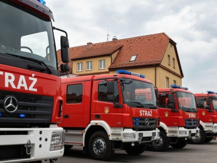 Krempna w akcji: OSP KSRG walczy z powalonymi drzewami