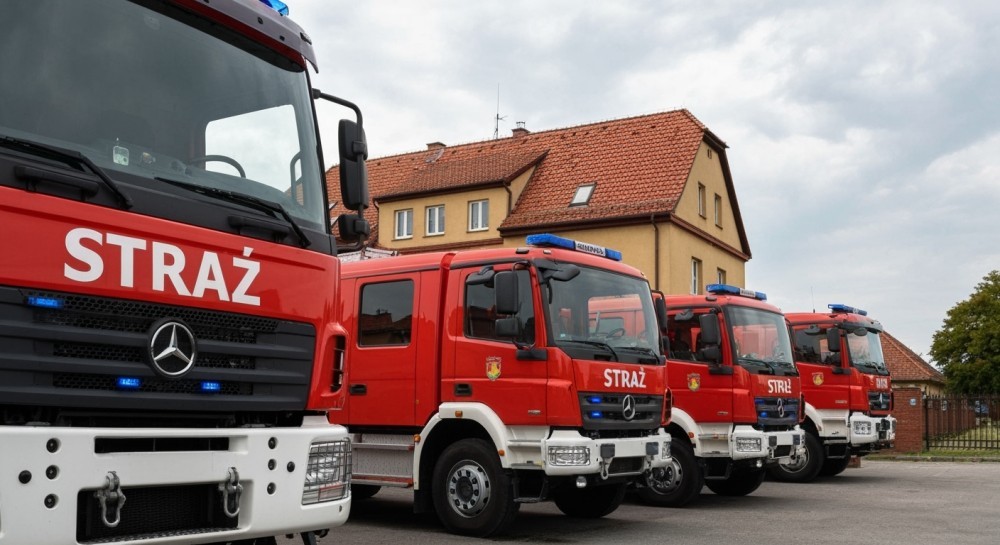 Krempna w akcji: OSP KSRG walczy z powalonymi drzewami