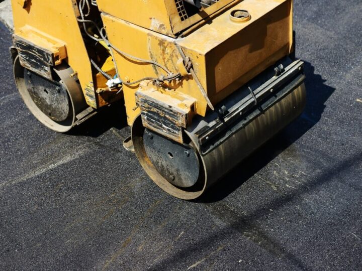 Zimowe utrzymanie dróg w Jaśle: Osiem firm gotowych do akcji!