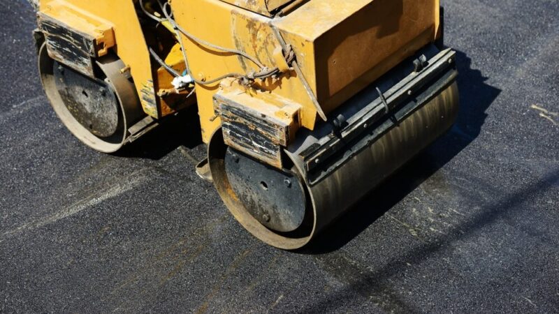 Zimowe utrzymanie dróg w Jaśle: Osiem firm gotowych do akcji!