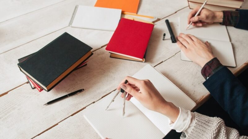 Edukacja dla seniorów: Jak zadbać o swoje bezpieczeństwo?