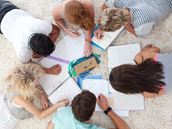 Interaktywne lapbooki: Kreatywne warsztaty w Miejskiej Bibliotece w Jaśle