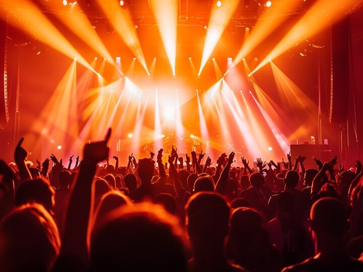 Noc pełna radości i śpiewu na karaoke w Jasielskim Domu Kultury z Cafe Lulu