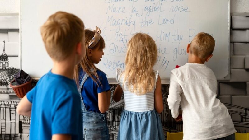 Edukacja o bezpieczeństwie w sieci i podczas zimowych ferii