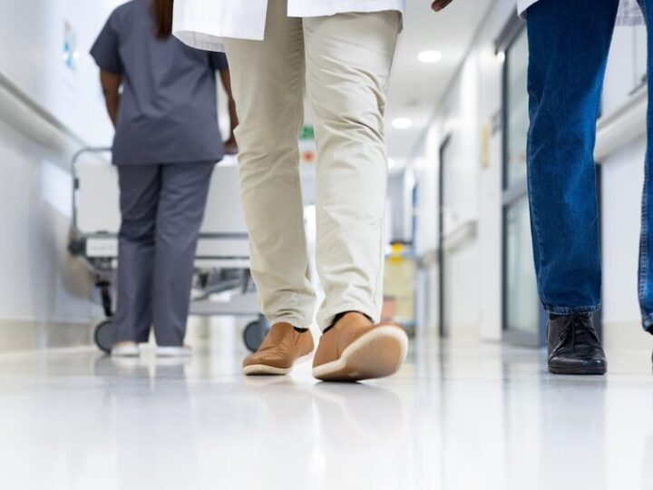 Zdrowy uśmiech z NFZ: Jak skorzystać z bezpłatnej opieki dentystycznej?